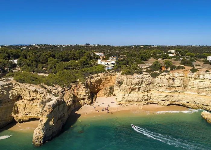 Vila Stunning Oceanview Algarve Villa 12 Bedrooms Quinta Beachfront Marinha