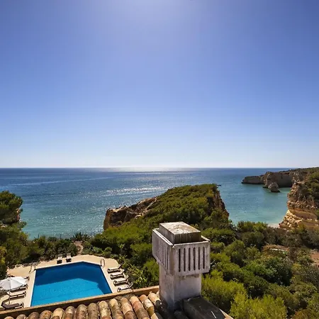 Вилла Stunning Oceanview Algarve 12 Bedrooms Quinta Beachfront Marinha Лагоа