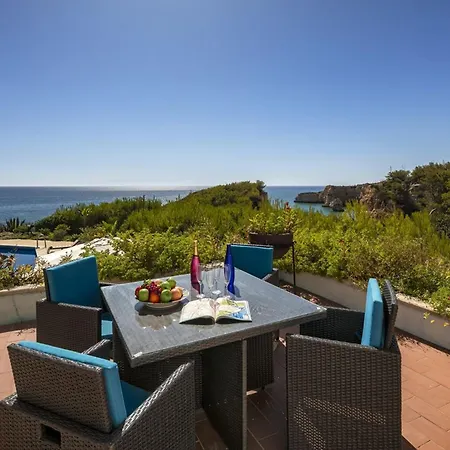 Вилла Stunning Oceanview Algarve 12 Bedrooms Quinta Beachfront Marinha Лагоа