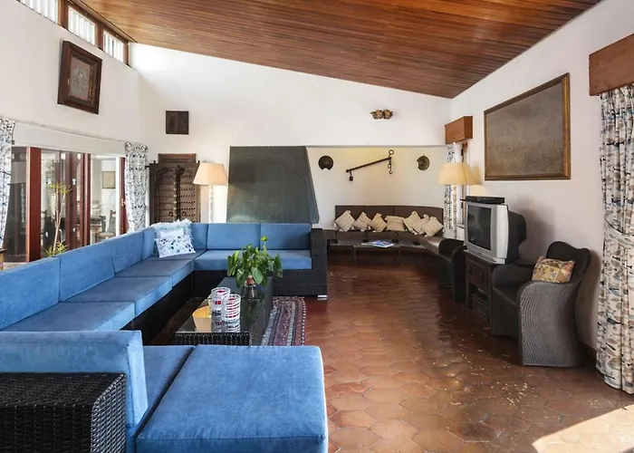 Stunning Oceanview Algarve Villa 12 Bedrooms Quinta Beachfront Marinha