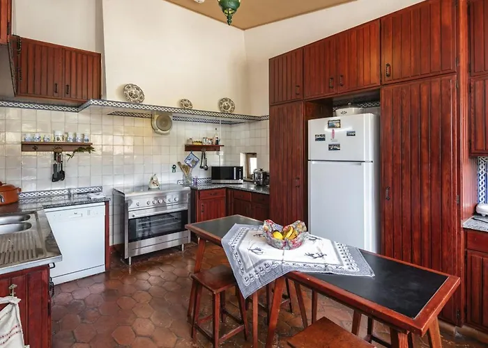 Stunning Oceanview Algarve Villa 12 Bedrooms Quinta Beachfront Marinha Lagoa (Algarve)